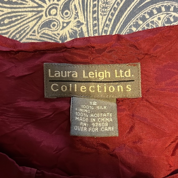 Laura Leigh Ltd. Collections sz 12 100% silk sleeveless top w/ zipper in the bak - Picture 4 of 4